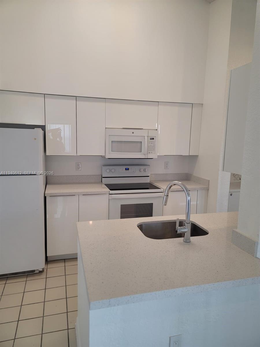 LAKEVIEW CLUB CONDO - Residential