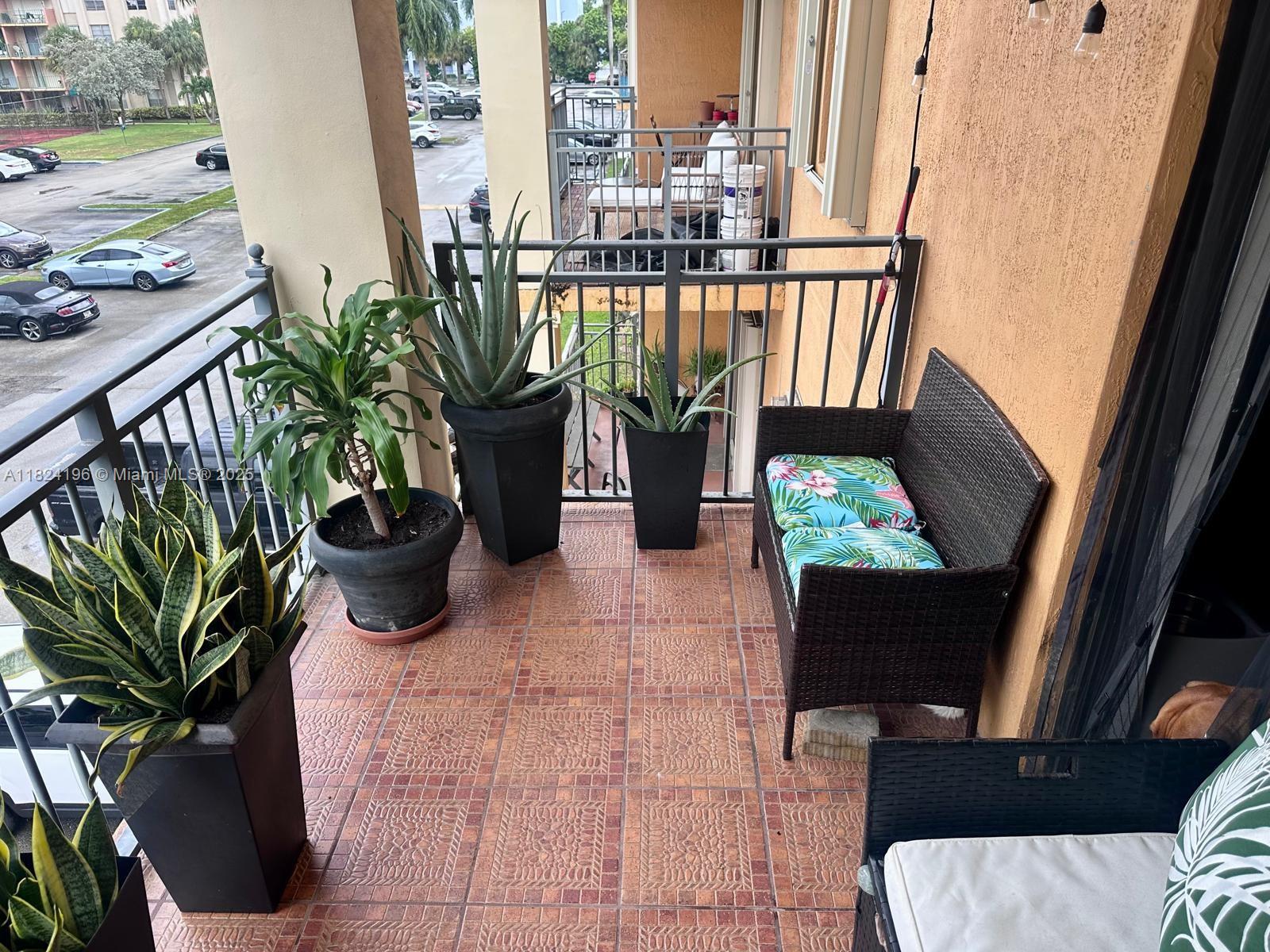 KEYSTONE COURTS CONDO - Residential