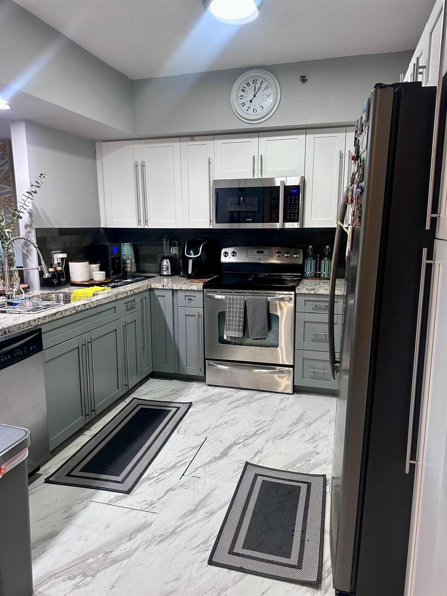 KEYSTONE COURTS CONDO - Residential