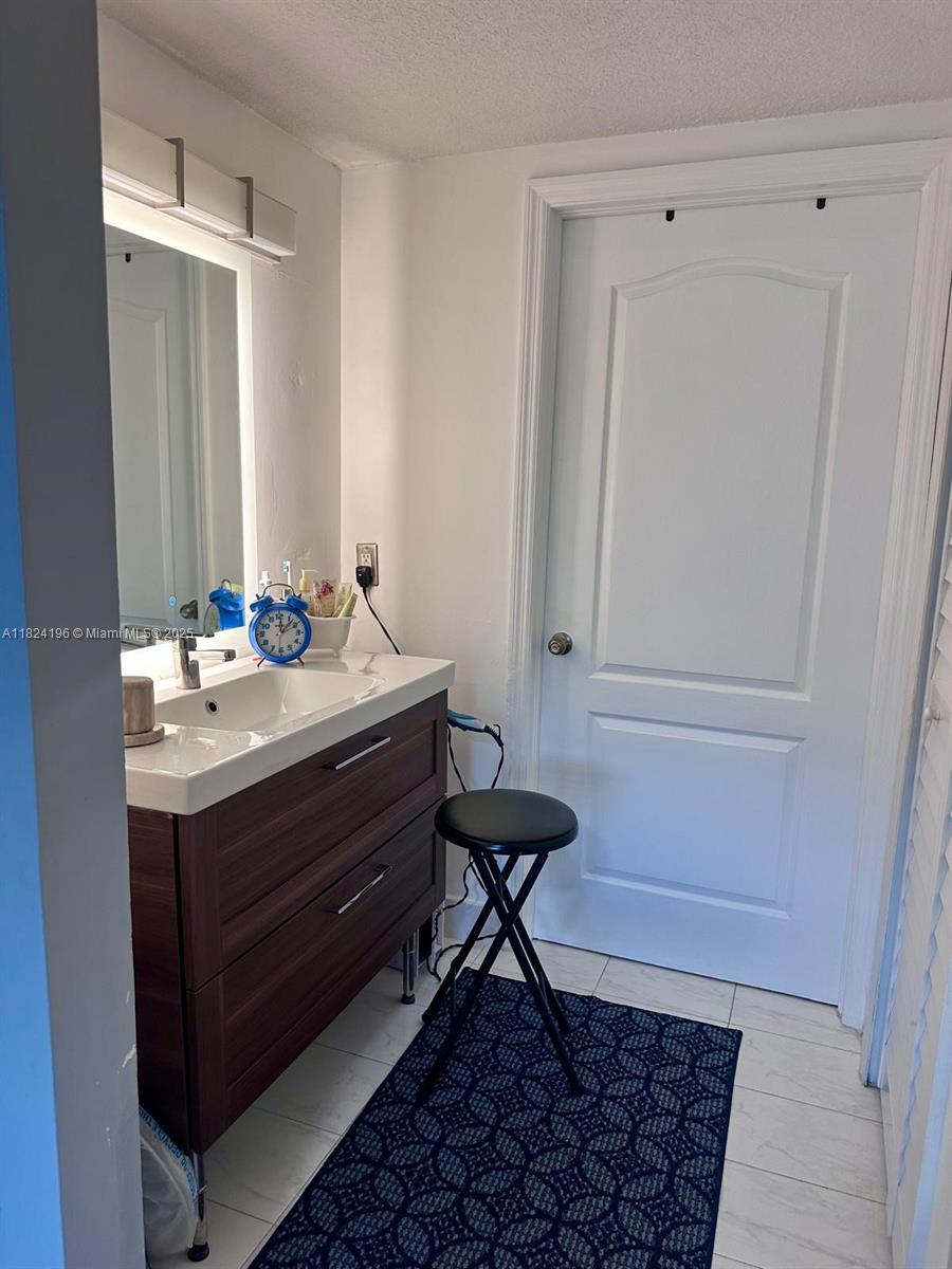 KEYSTONE COURTS CONDO - Residential