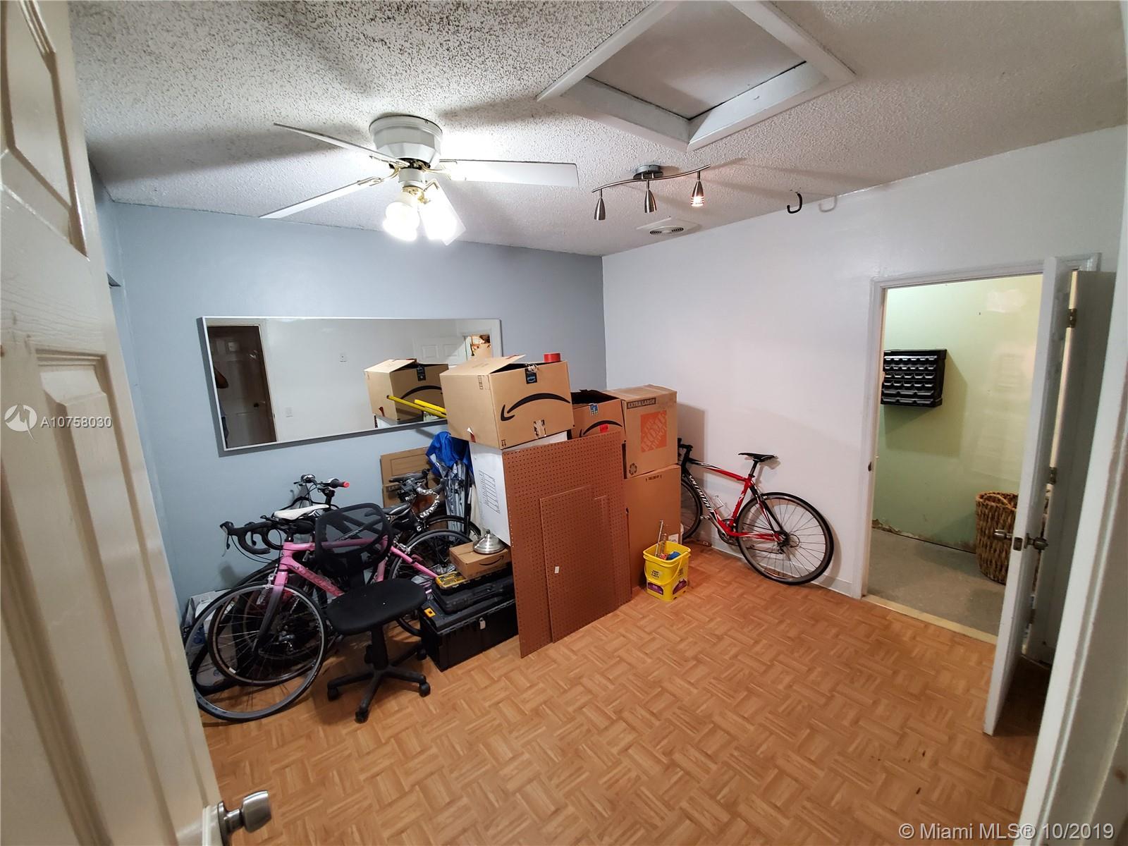 PEMBROKE LAKES SOUTH - Residential