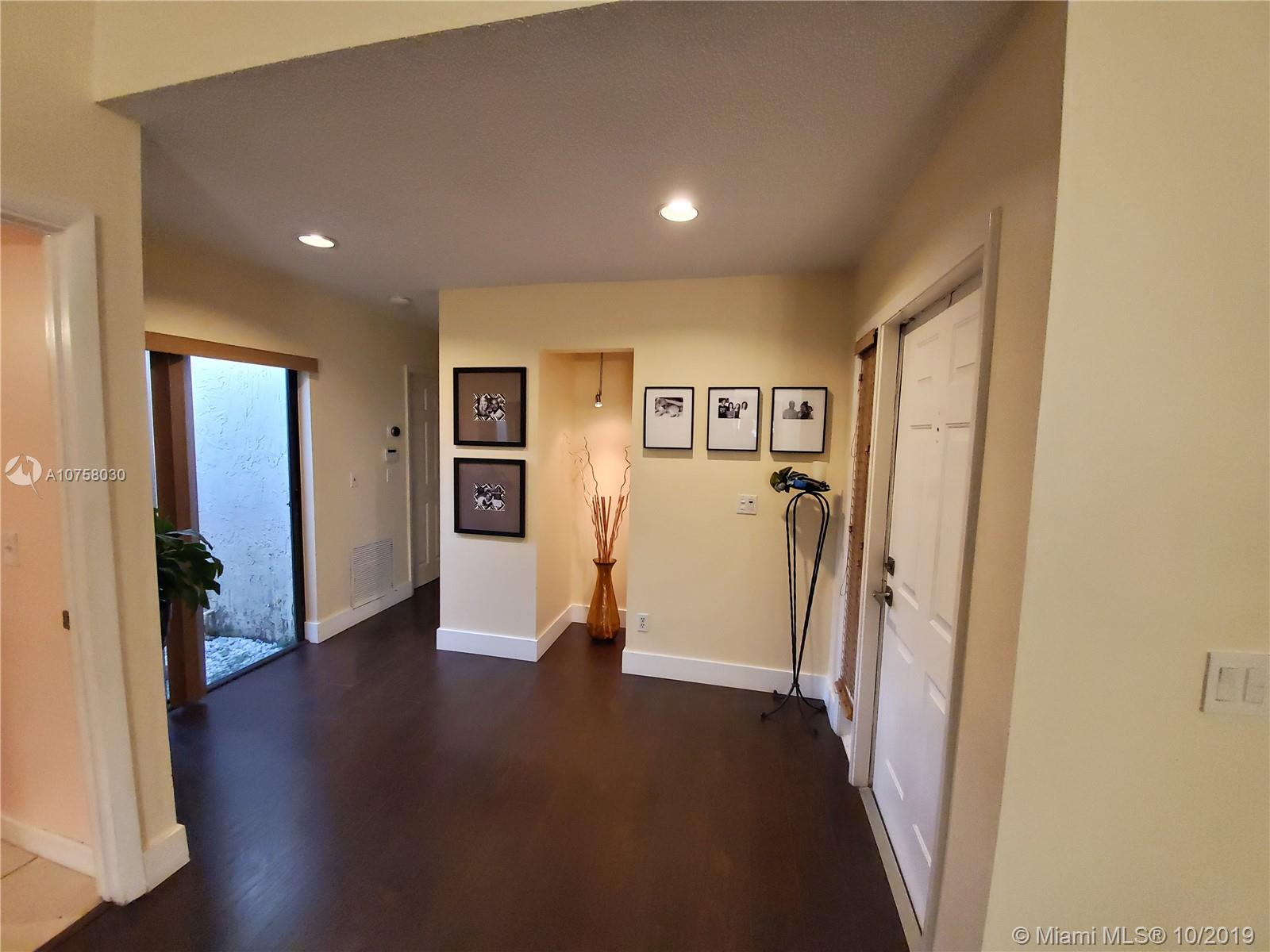 PEMBROKE LAKES SOUTH - Residential