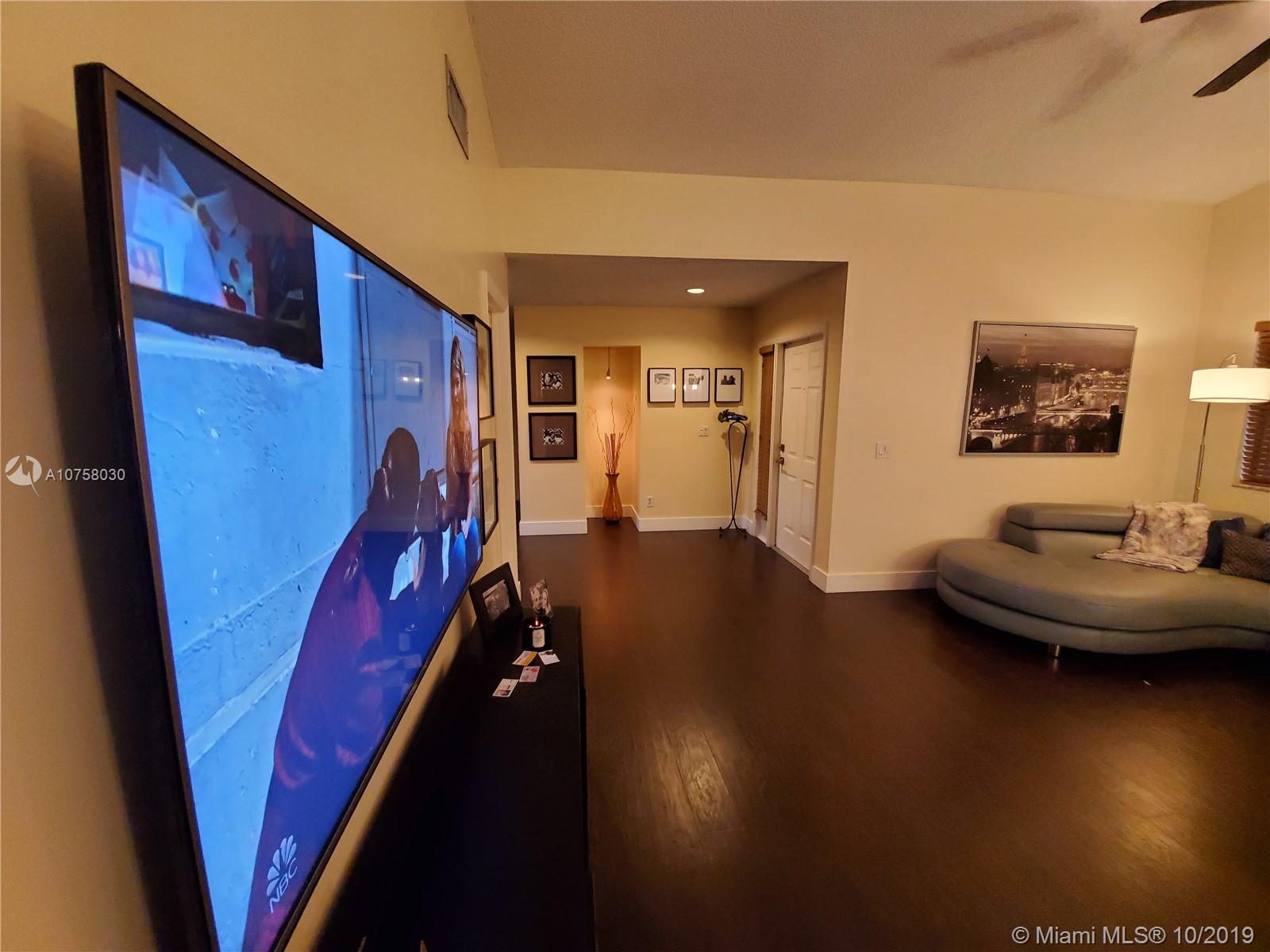 PEMBROKE LAKES SOUTH - Residential