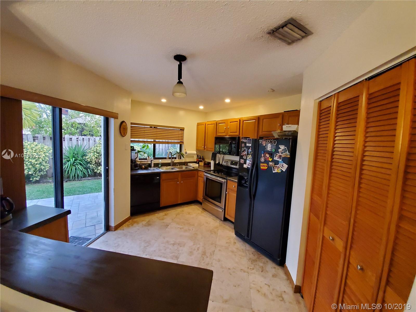 PEMBROKE LAKES SOUTH - Residential