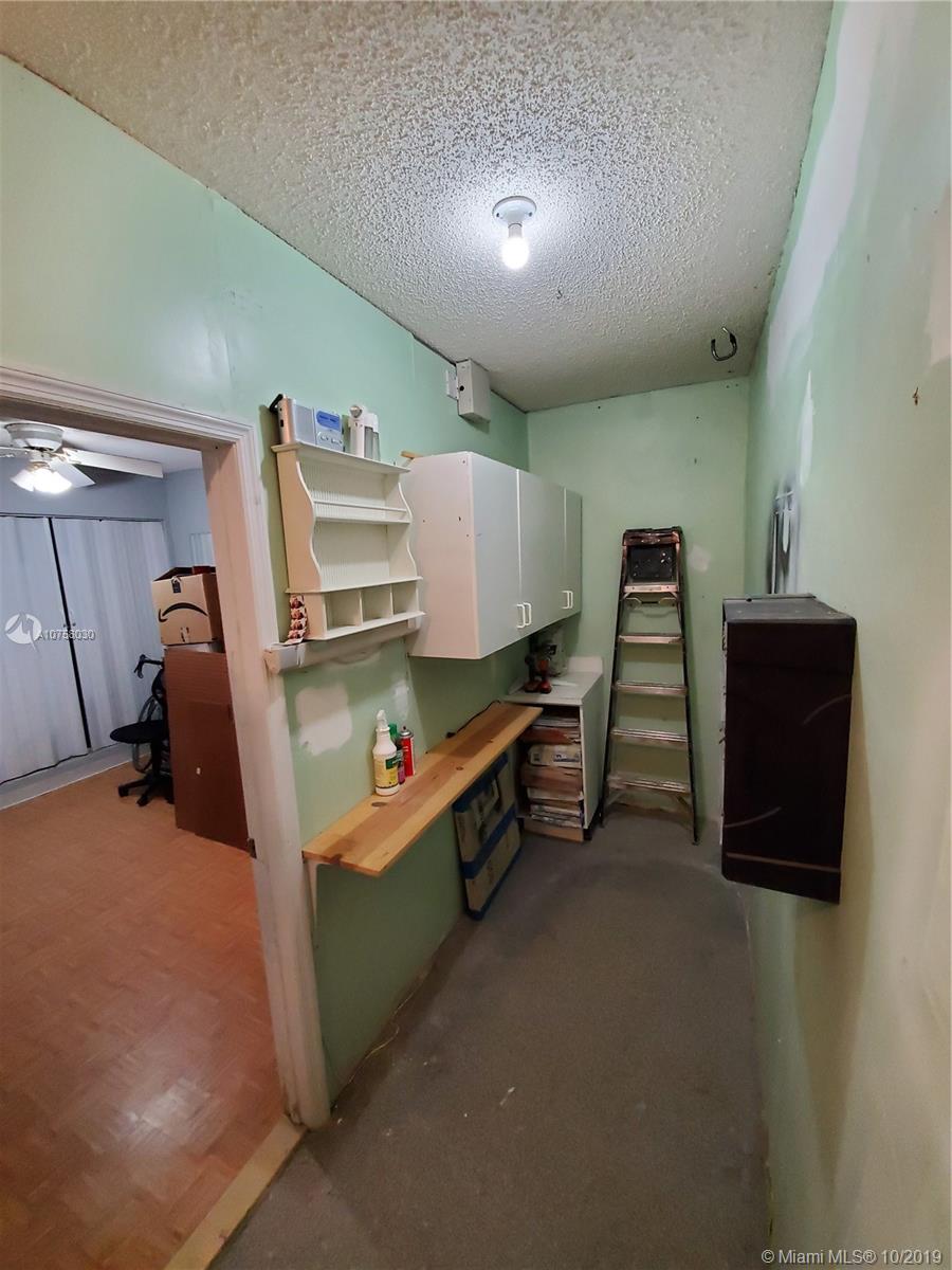 PEMBROKE LAKES SOUTH - Residential