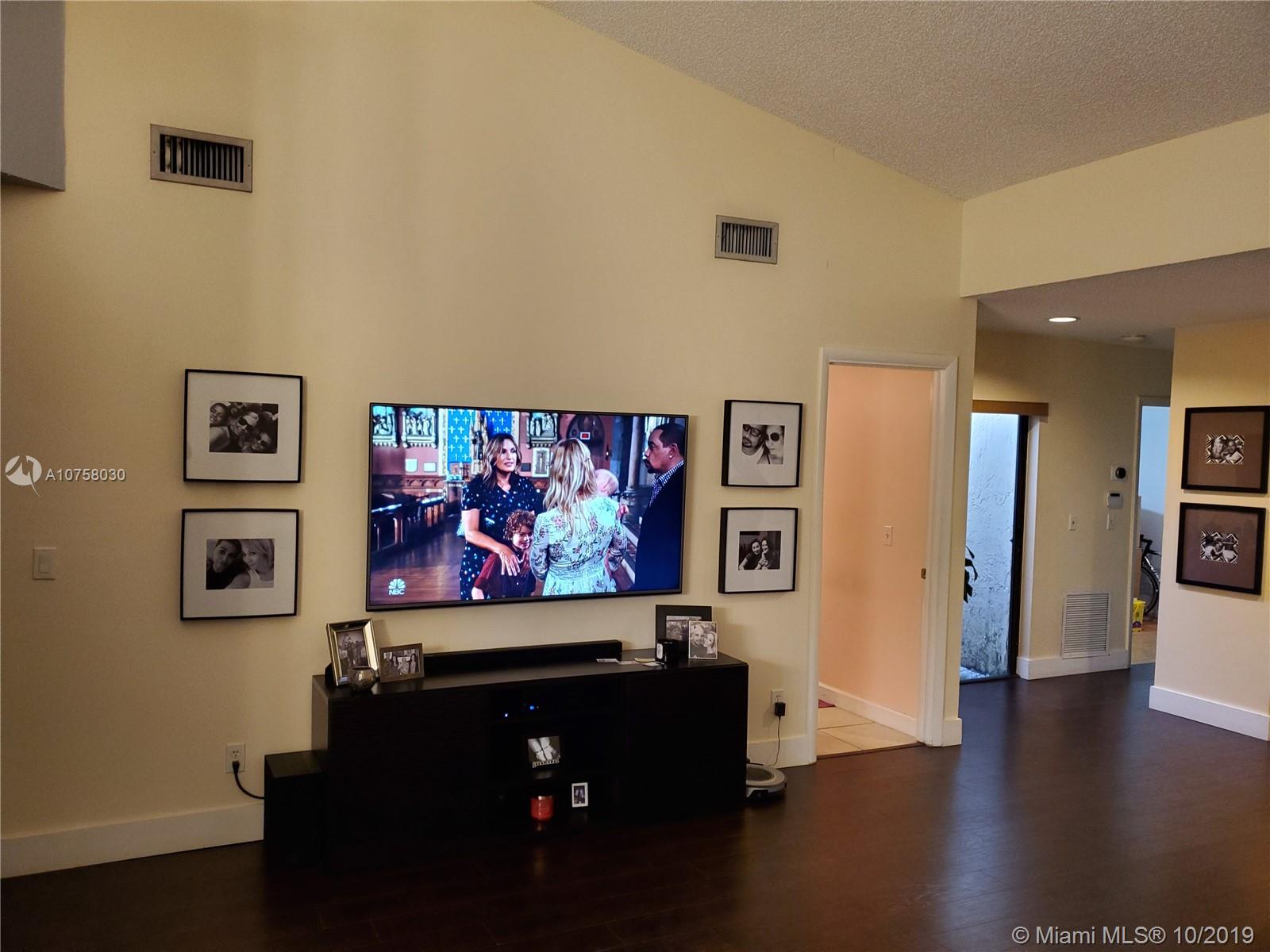 PEMBROKE LAKES SOUTH - Residential