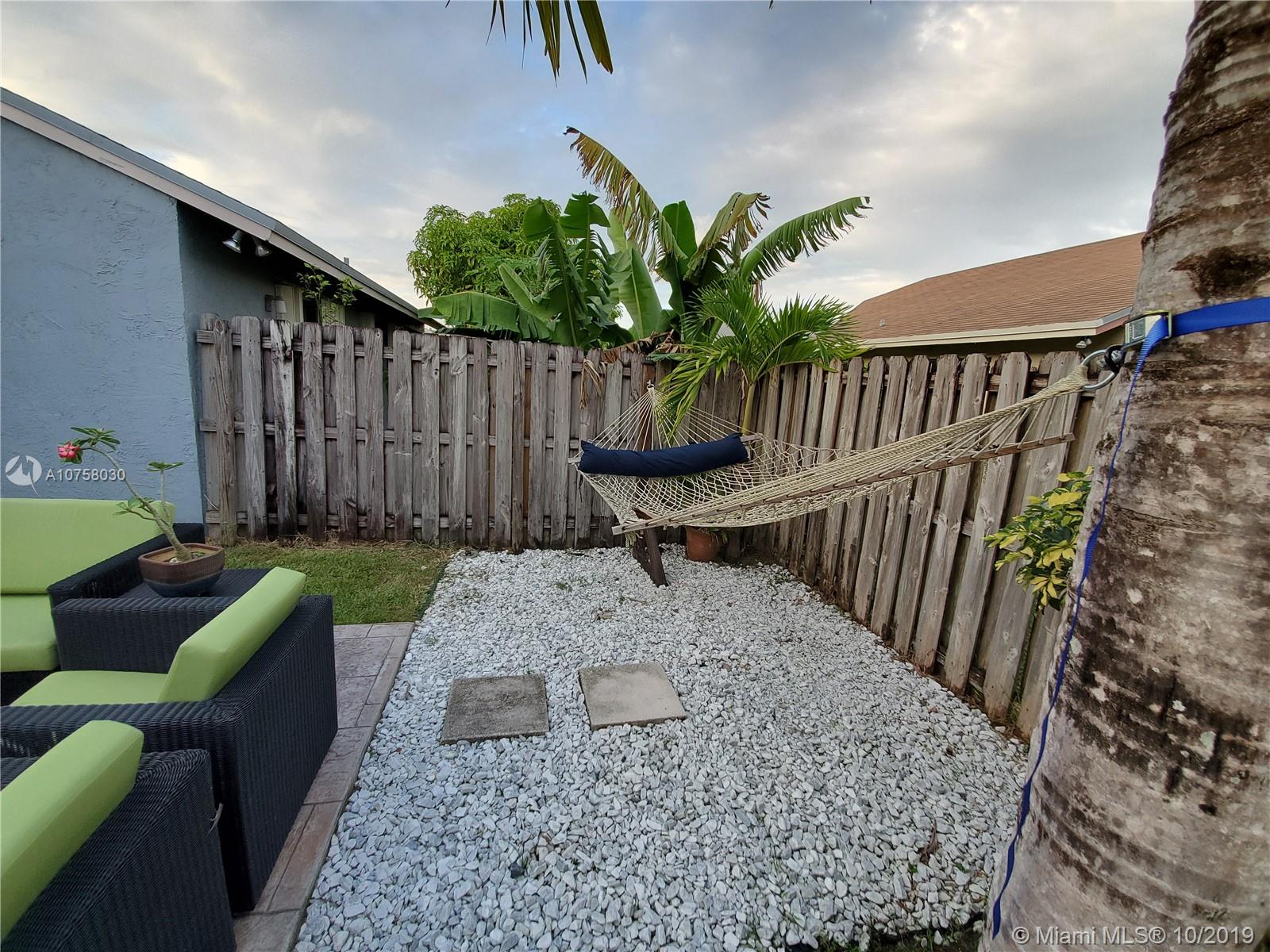 PEMBROKE LAKES SOUTH - Residential