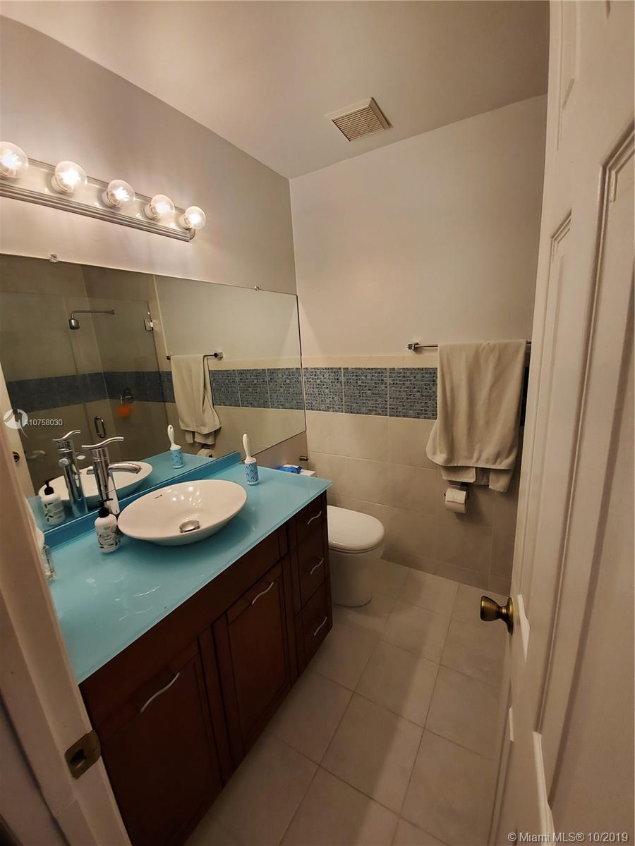 PEMBROKE LAKES SOUTH - Residential