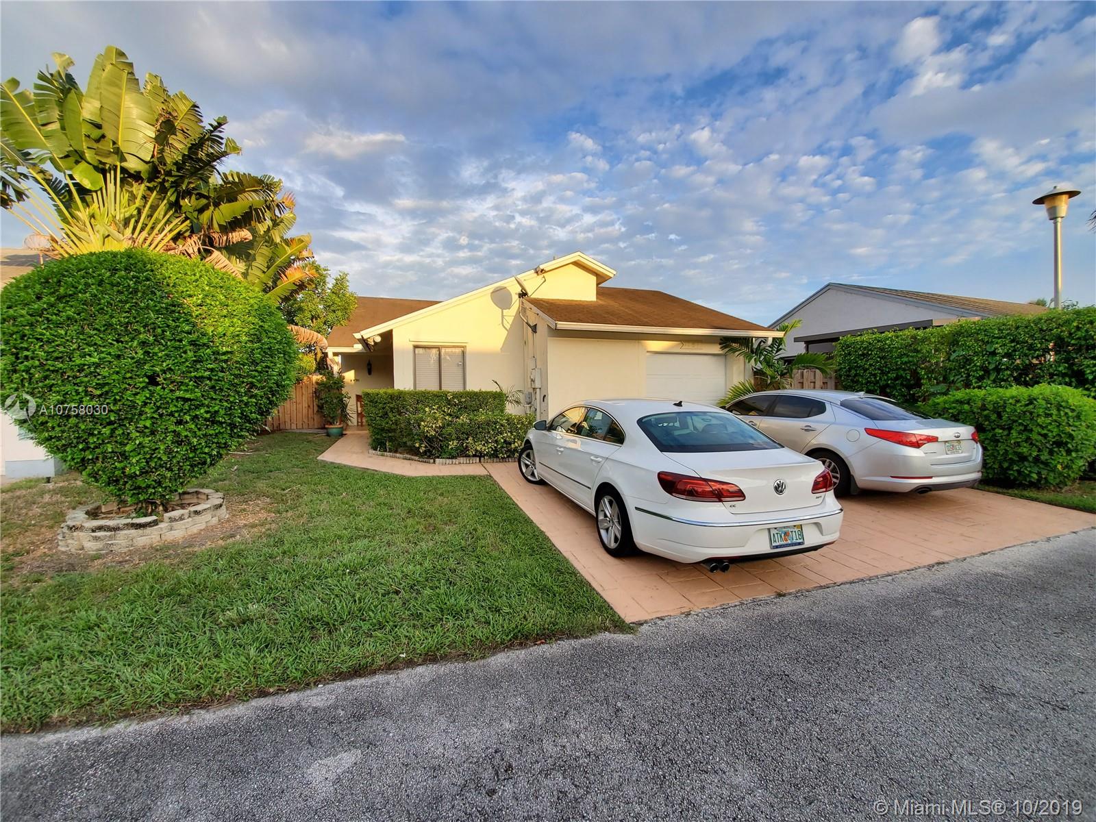 PEMBROKE LAKES SOUTH - Residential