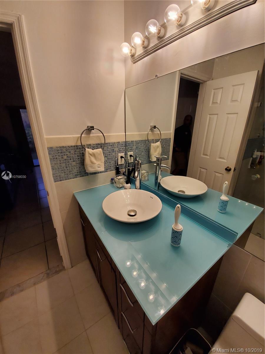 PEMBROKE LAKES SOUTH - Residential