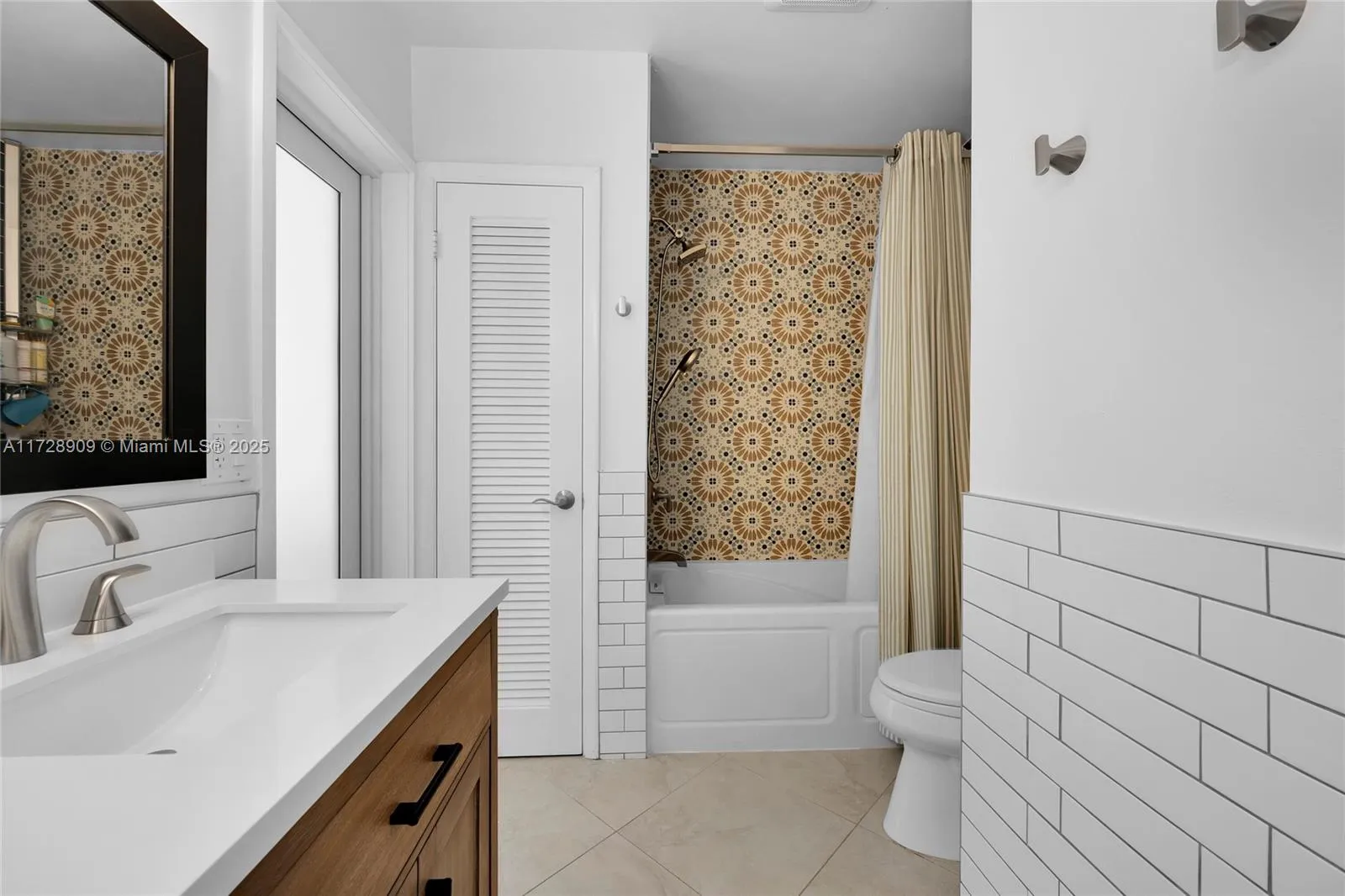 Palmetto Bay, Florida 33157, United States, 4 Bedrooms Bedrooms, ,3 BathroomsBathrooms,Residential,Pending,16131