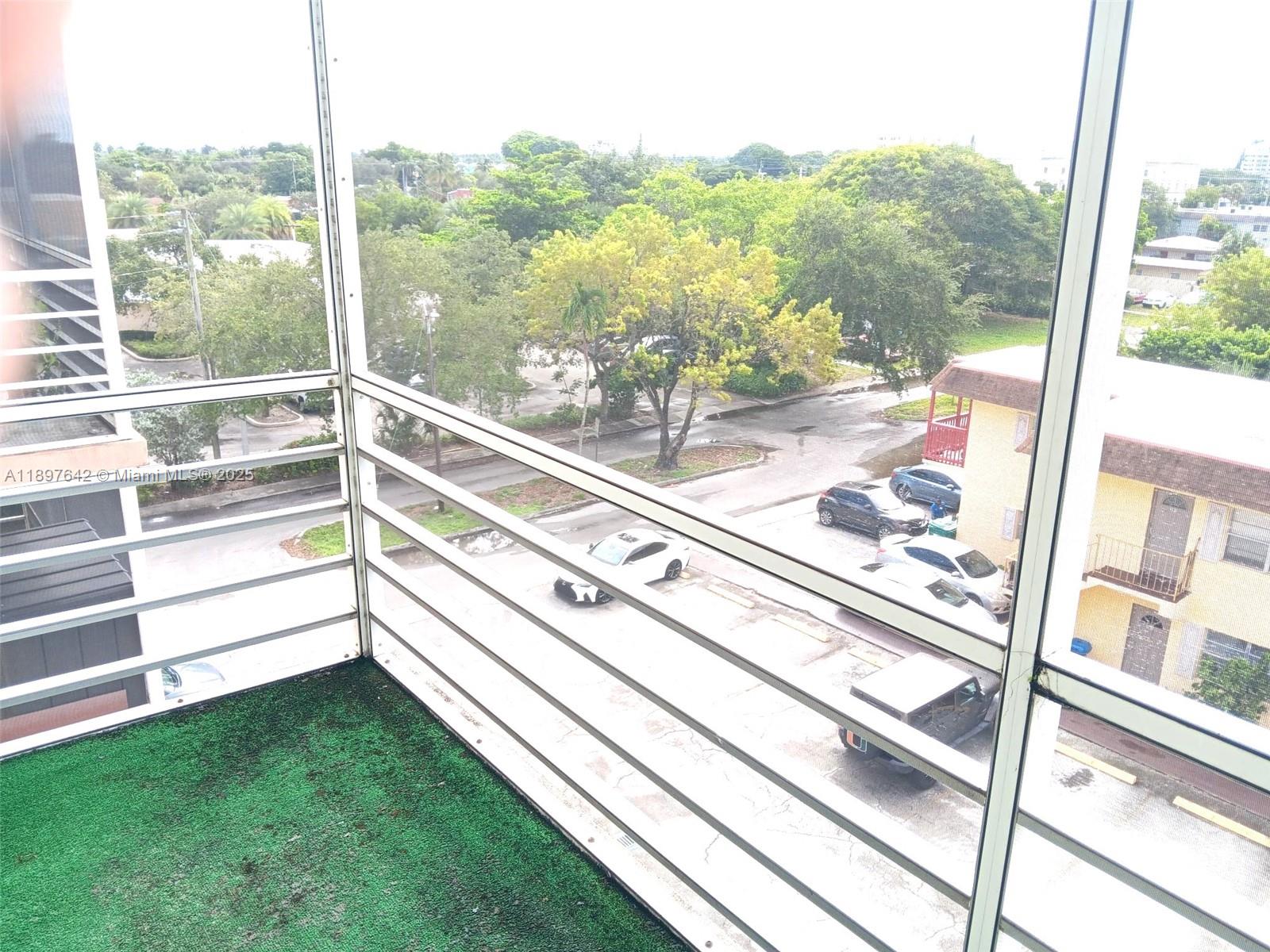 DIXIANA CONDO - Residential