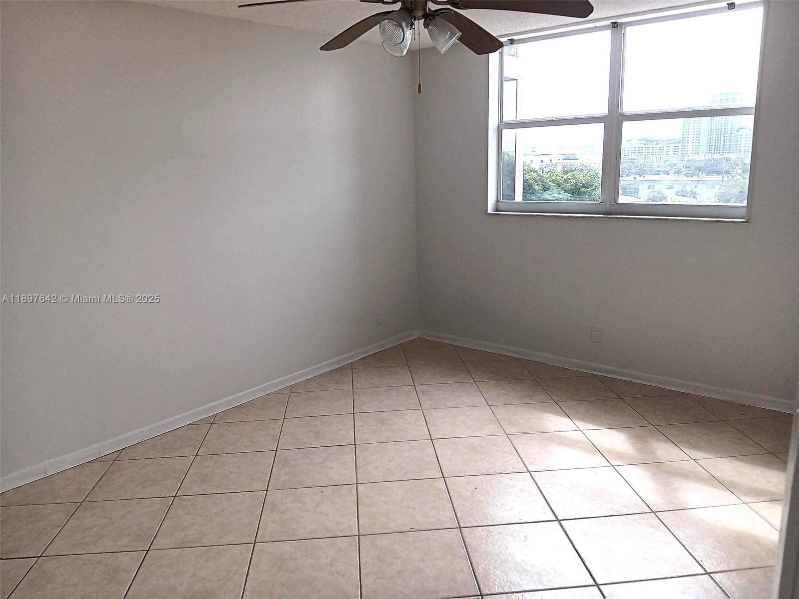 DIXIANA CONDO - Residential