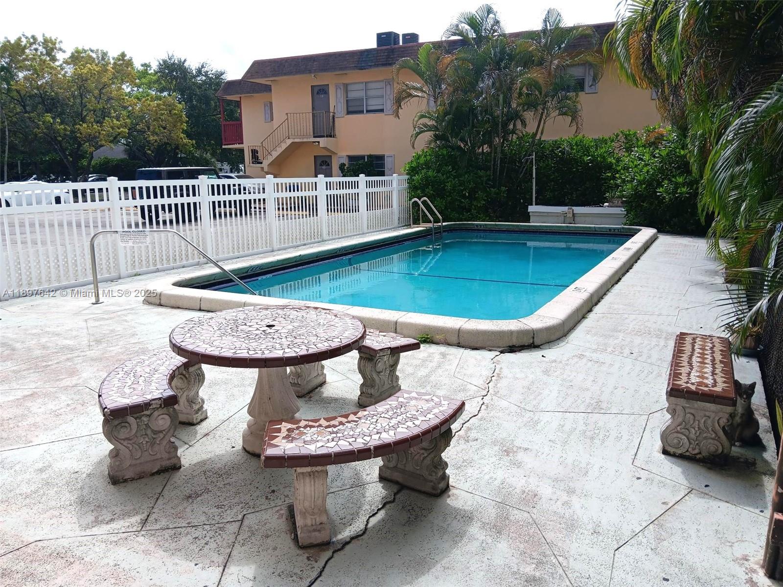 DIXIANA CONDO - Residential