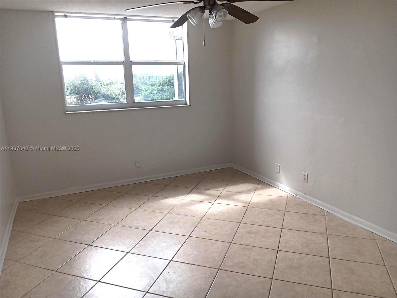 DIXIANA CONDO - Residential