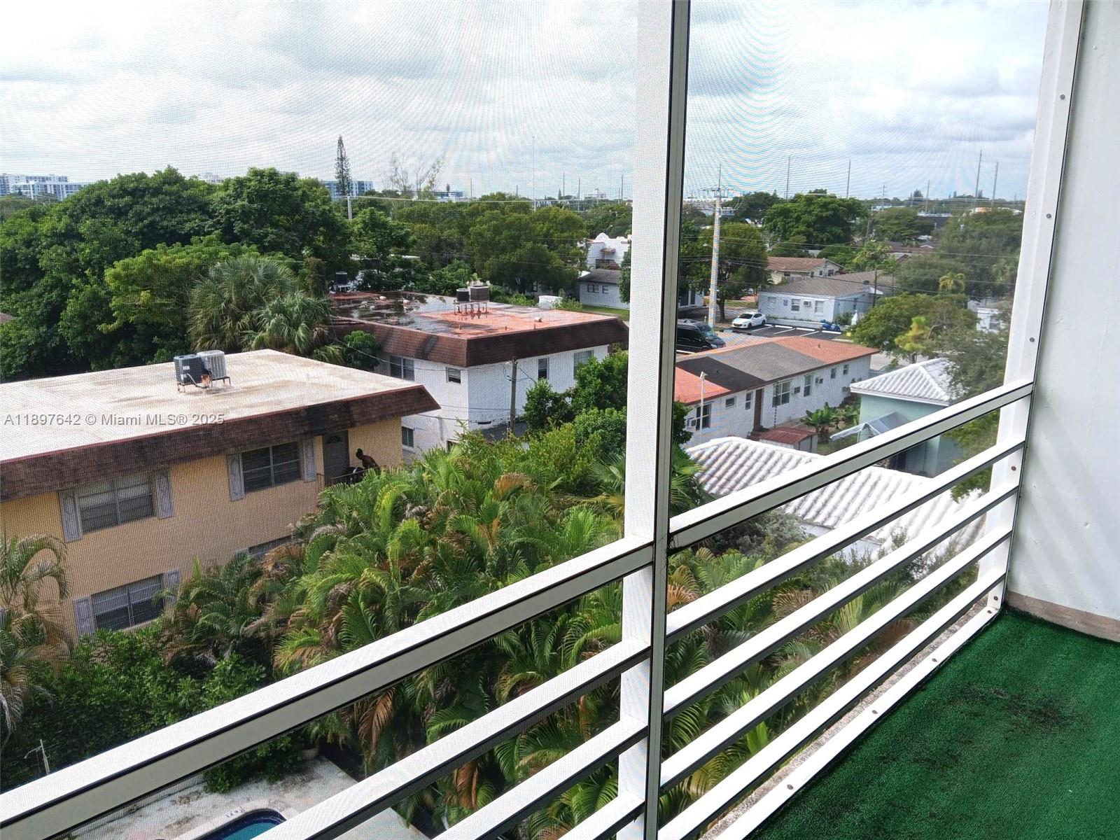 DIXIANA CONDO - Residential