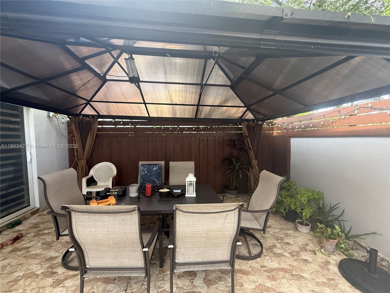 JUNIPER AT THE HAMMOCKS - Residential