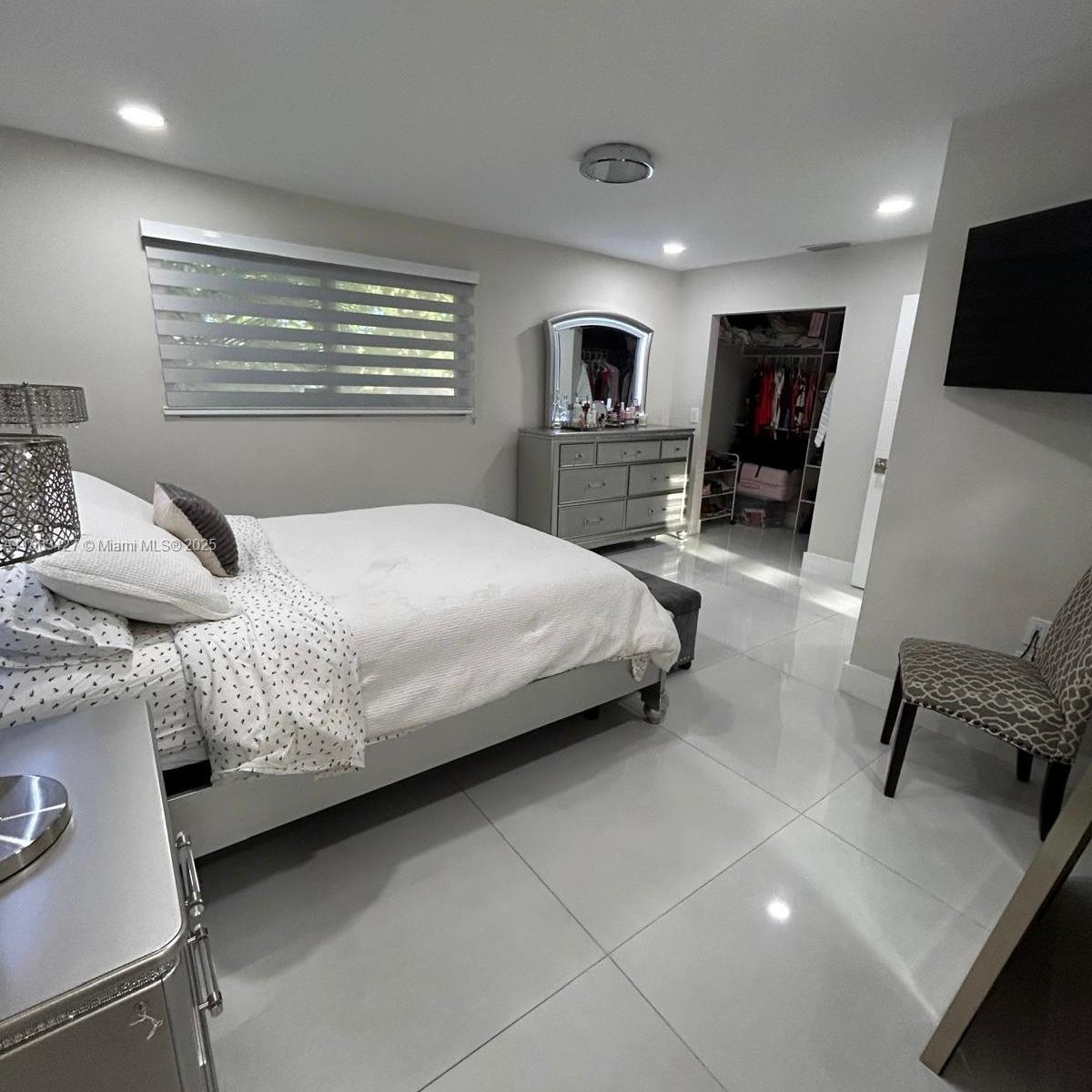 JUNIPER AT THE HAMMOCKS - Residential