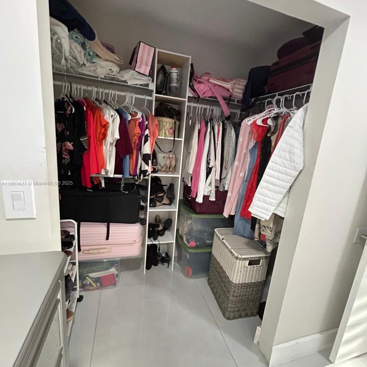 JUNIPER AT THE HAMMOCKS - Residential