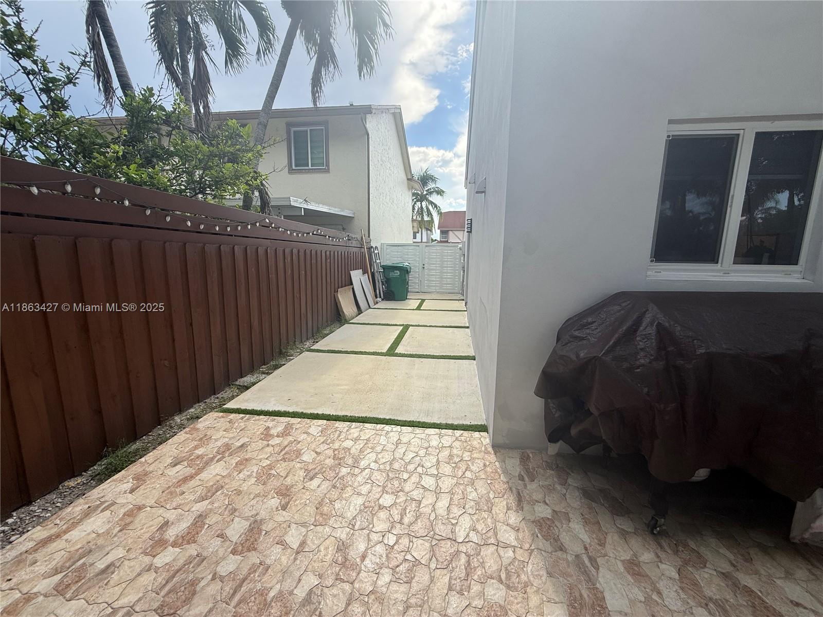 JUNIPER AT THE HAMMOCKS - Residential