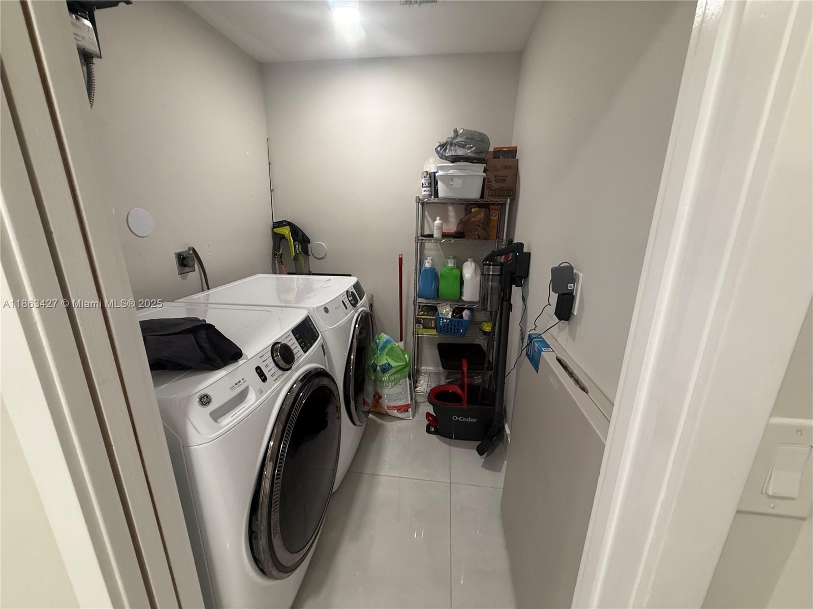 JUNIPER AT THE HAMMOCKS - Residential