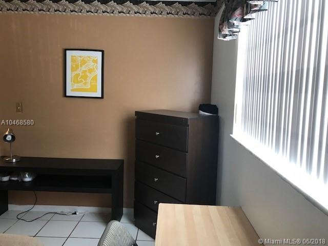 WARRENTON HOUSE CONDO - Residential