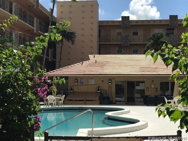 WARRENTON HOUSE CONDO - Residential