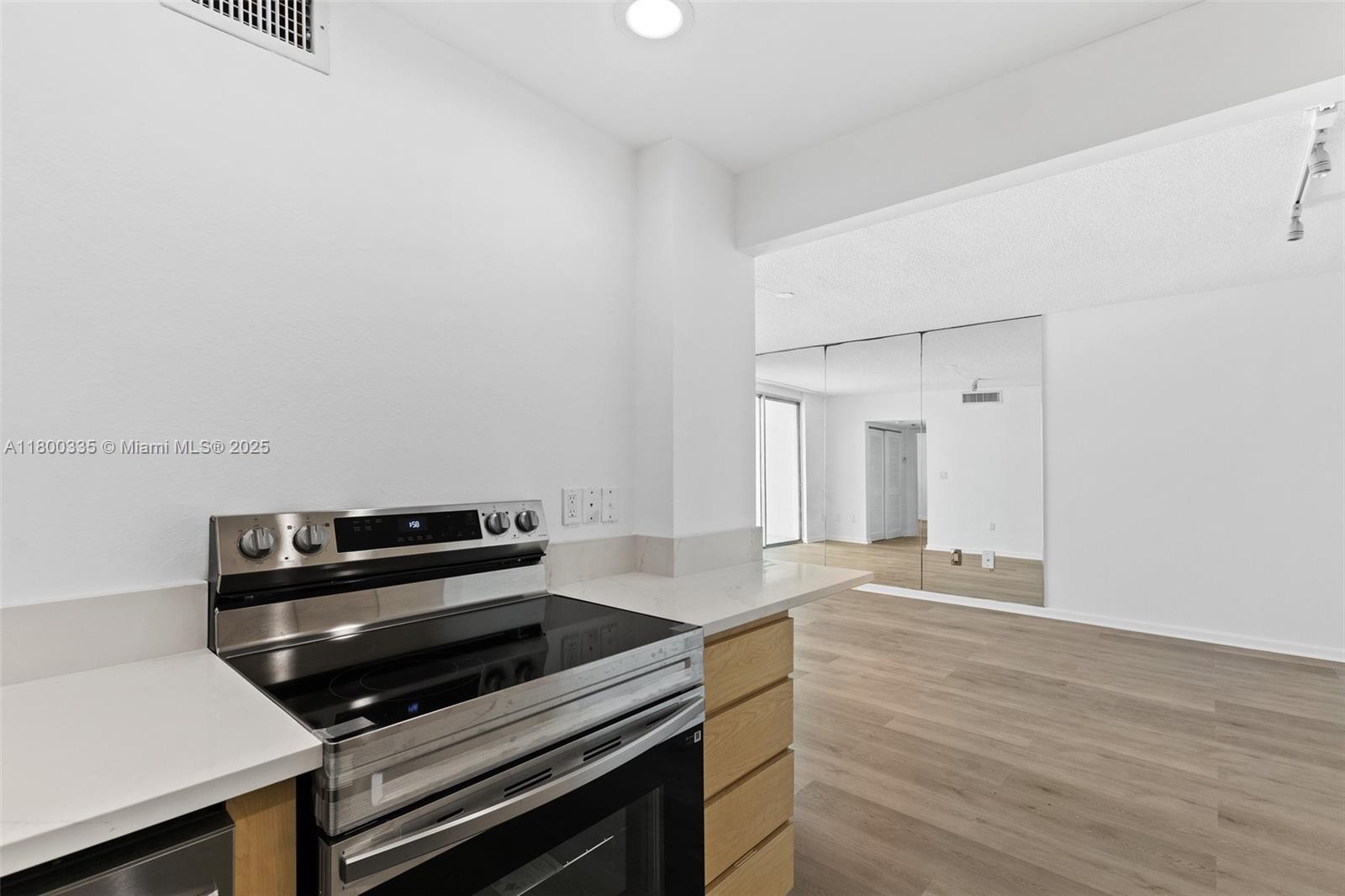 STANTON HOUSE CONDO - Residential