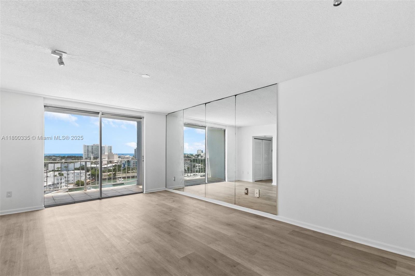 6900 Bay Dr 10I