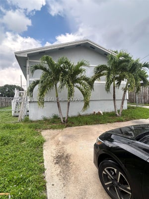 1488 W 31ST ST, RIVIERA BEACH, FL 33404 - Image b65d56a1b40f2b832d7d1db15331adc8/24082324