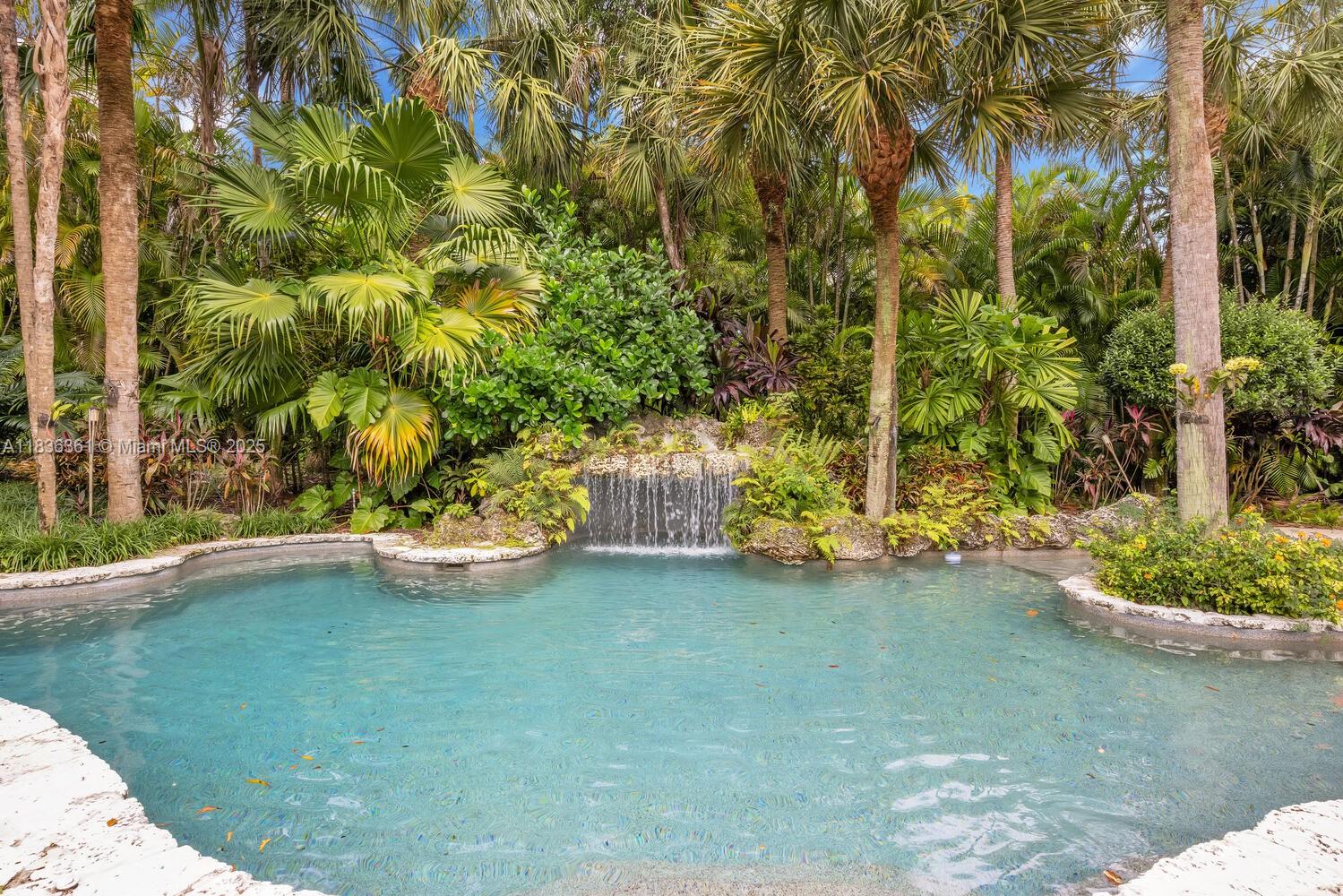 6065 SW 133rd St, Pinecrest, FL, 33156/$2,649,000 4 6065 SW 133rd St