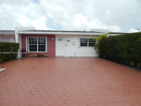 2054 SW 102nd Ct Miami FL 33165