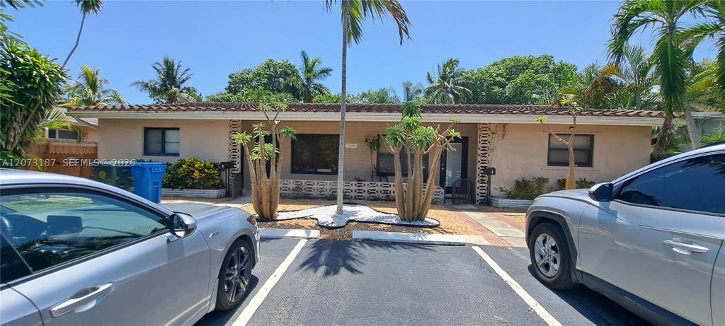 Photo of 1644 NE 33rd St #B, Oakland Park, FL 33334 (MLS # A12073187)