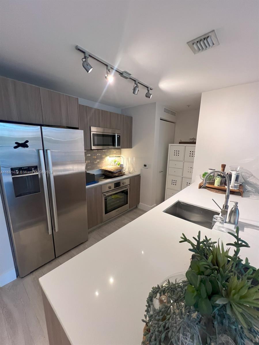CASSA BRICKELL CONDO - Residential Lease