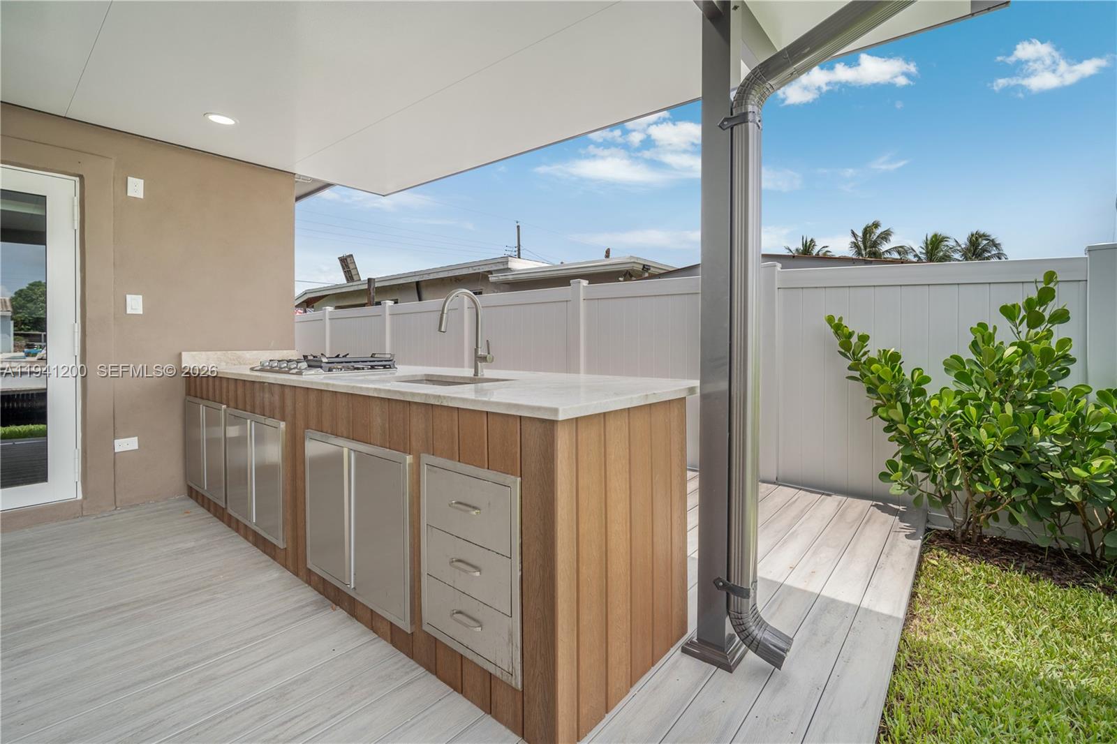 FLAMINGO PARK SEC - Residential Lease