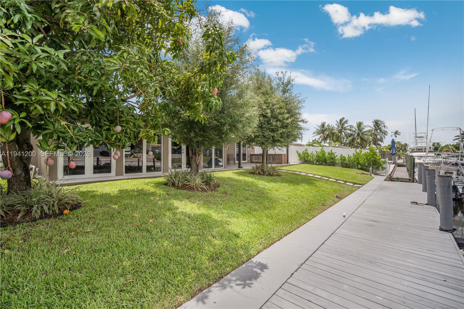 FLAMINGO PARK SEC - Residential Lease