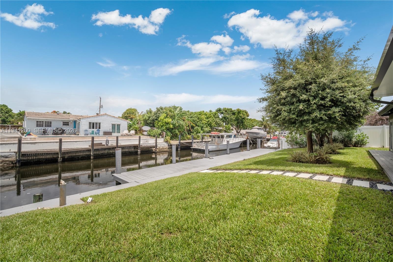 FLAMINGO PARK SEC - Residential Lease