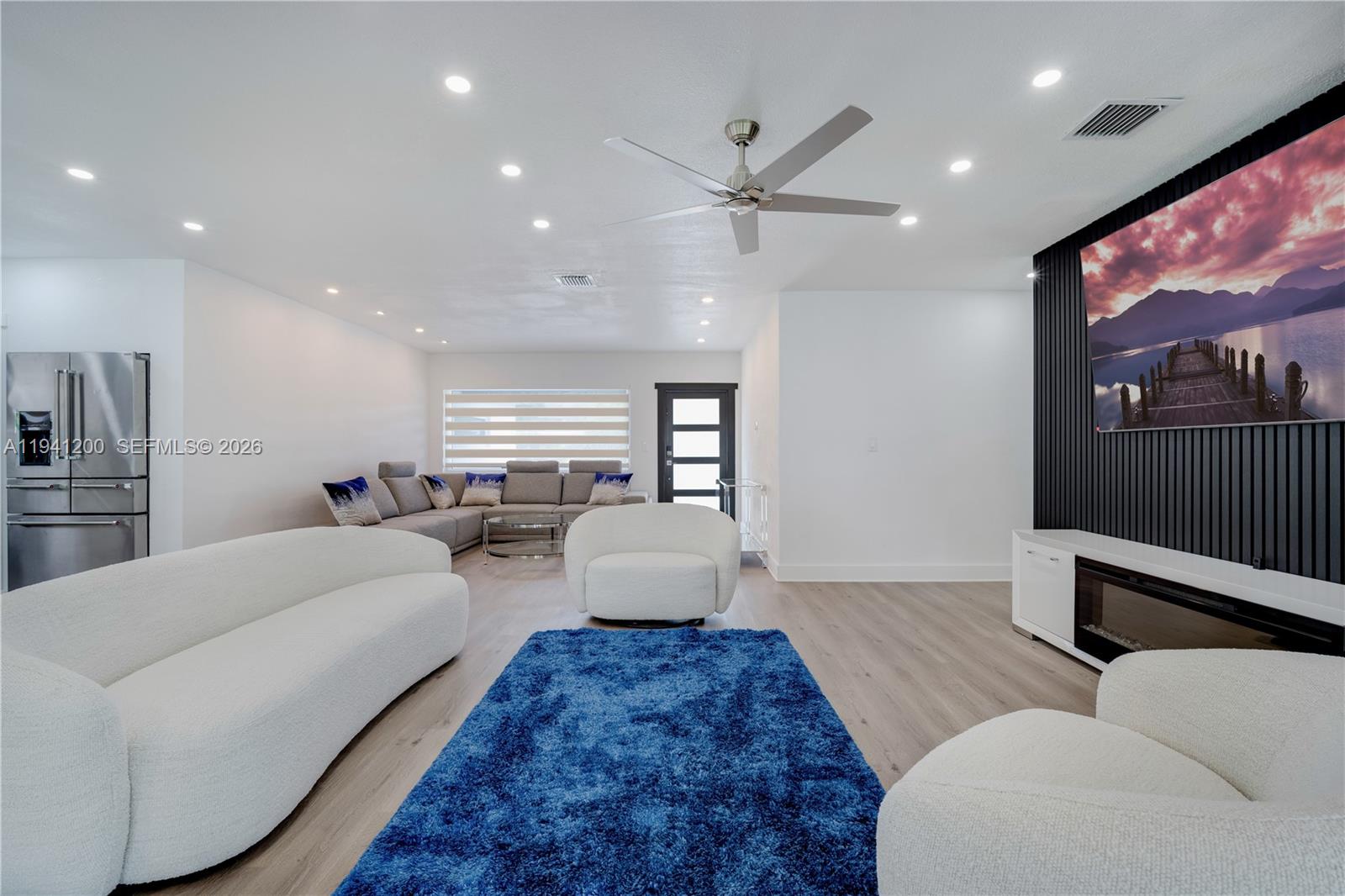 FLAMINGO PARK SEC - Residential Lease