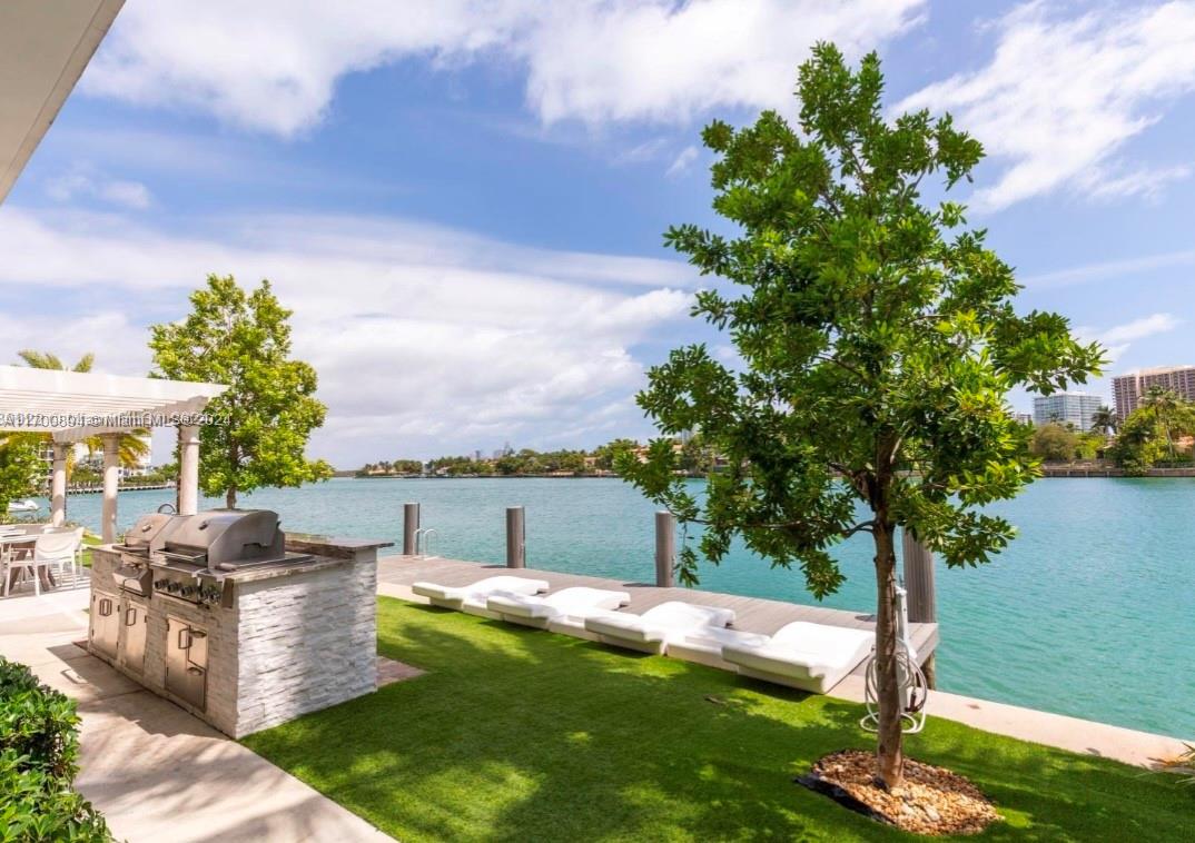 BAY HARBOUR ISLAND - Residential