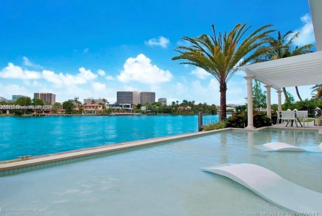 BAY HARBOUR ISLAND - Residential