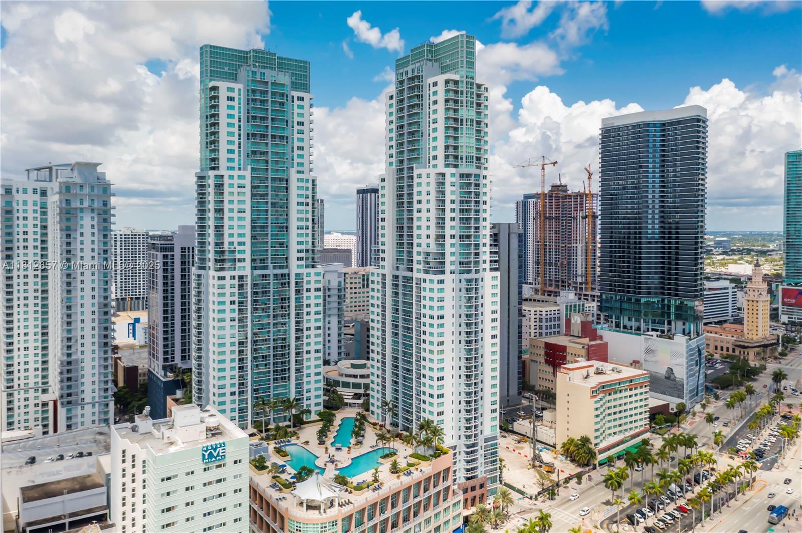 VIZCAYNE SOUTH CONDO - Residential