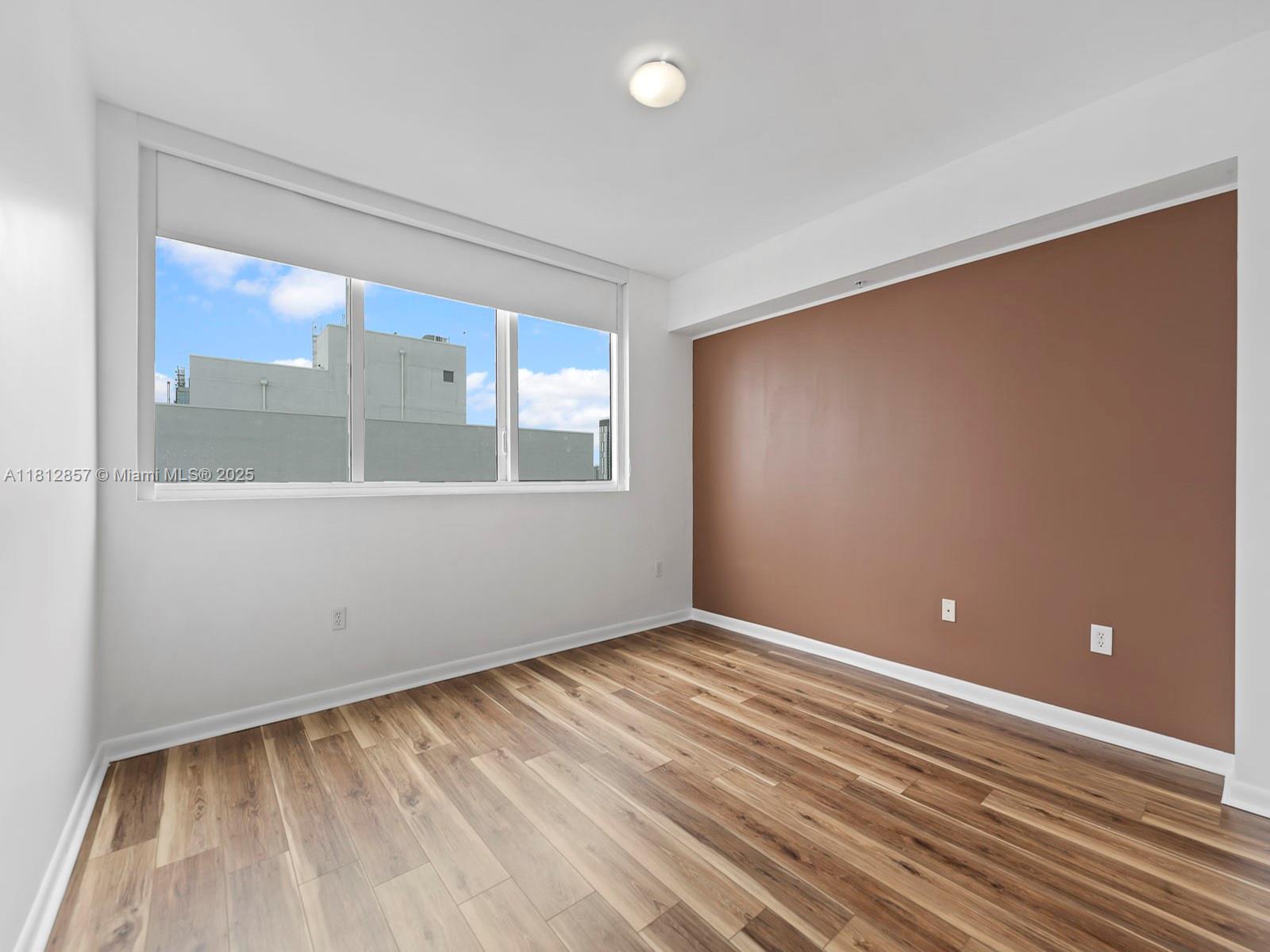 VIZCAYNE SOUTH CONDO - Residential