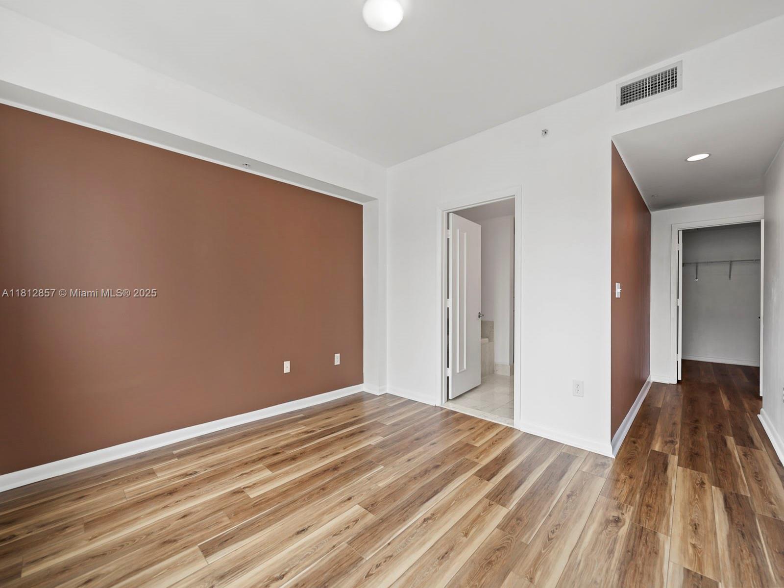 VIZCAYNE SOUTH CONDO - Residential