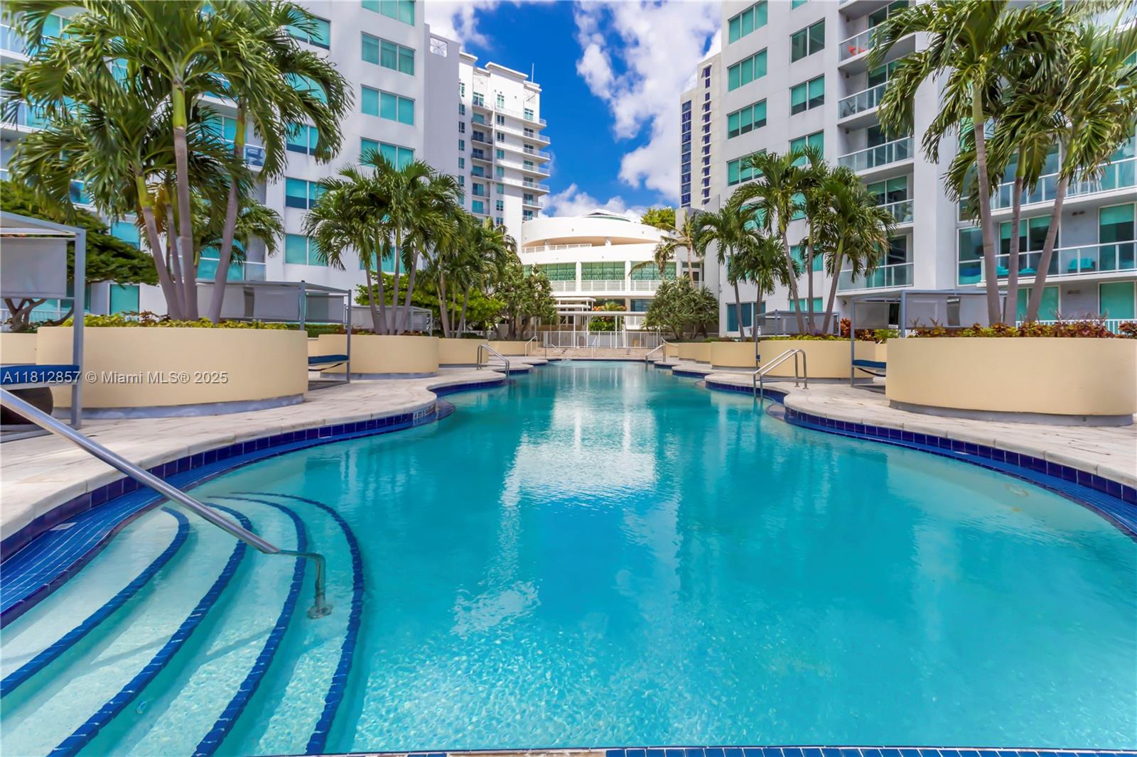 VIZCAYNE SOUTH CONDO - Residential