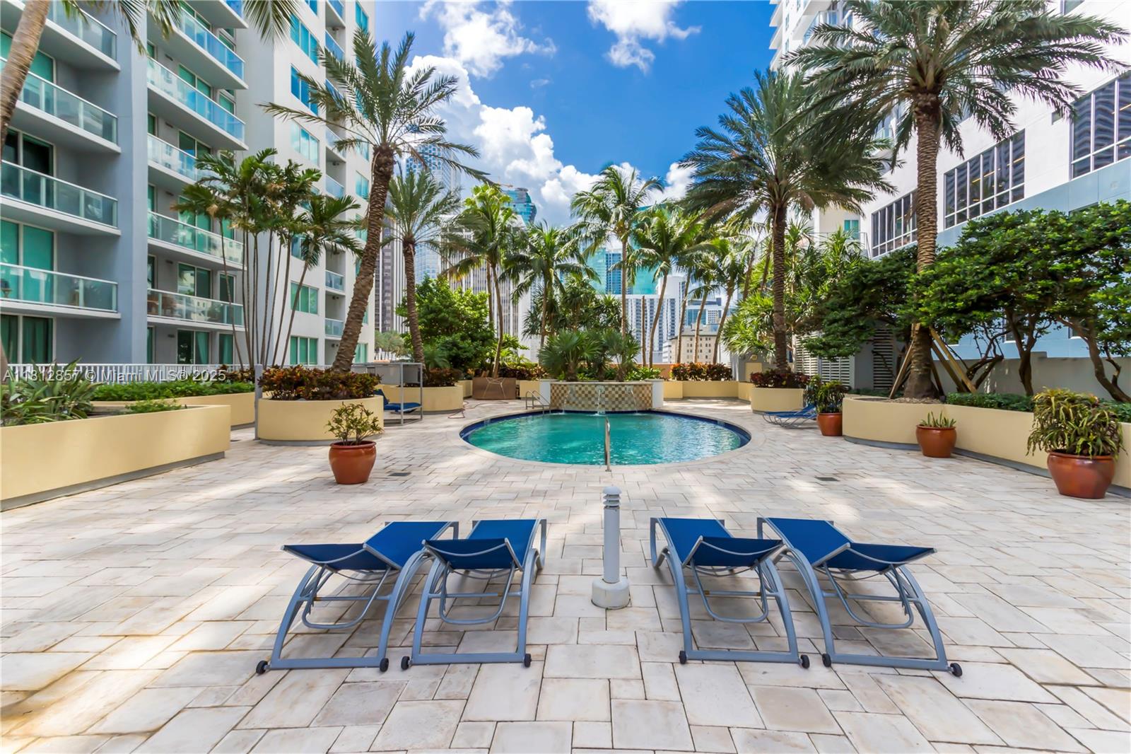 VIZCAYNE SOUTH CONDO - Residential