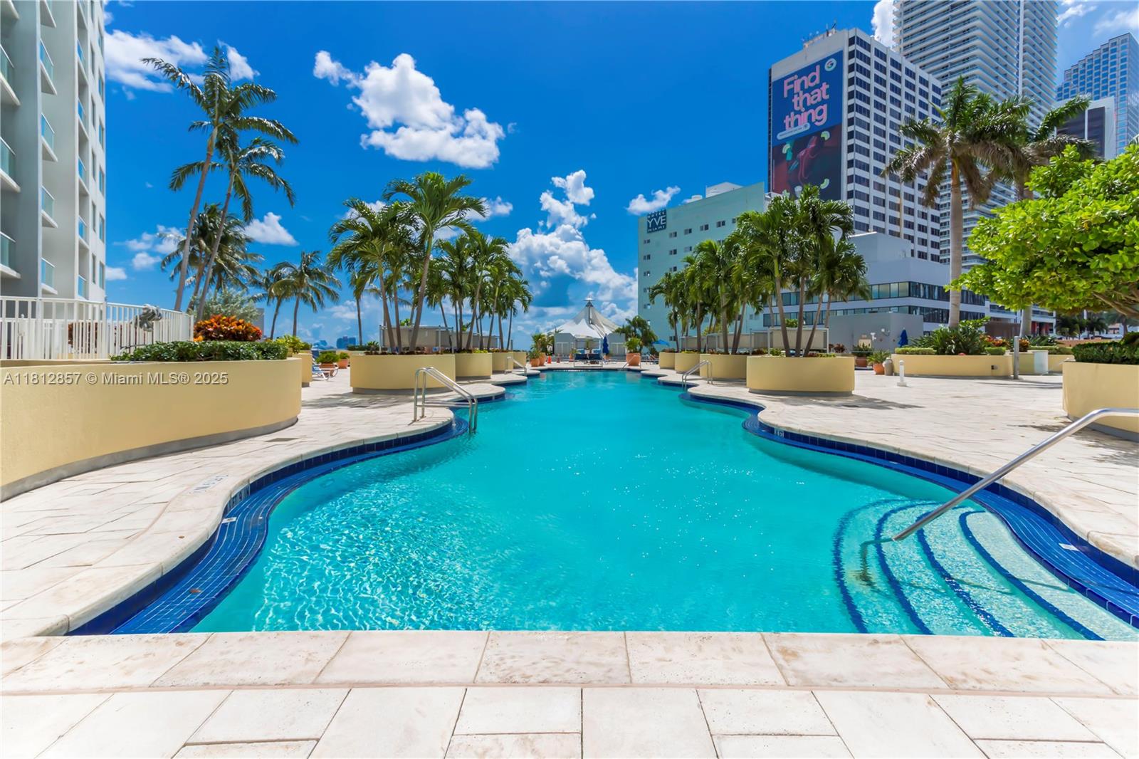 VIZCAYNE SOUTH CONDO - Residential