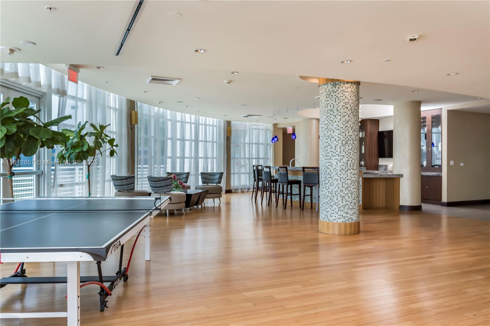 VIZCAYNE SOUTH CONDO - Residential