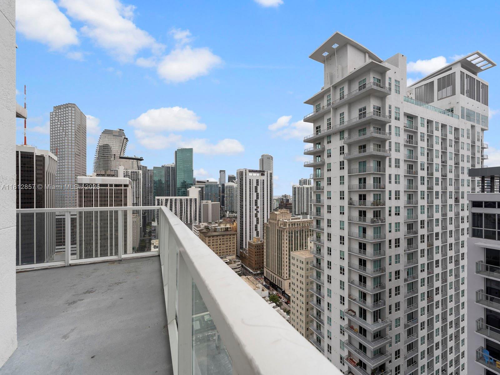 VIZCAYNE SOUTH CONDO - Residential