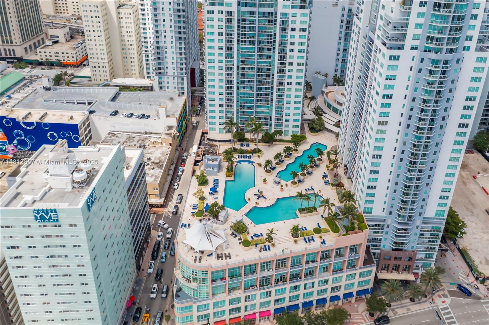 VIZCAYNE SOUTH CONDO - Residential