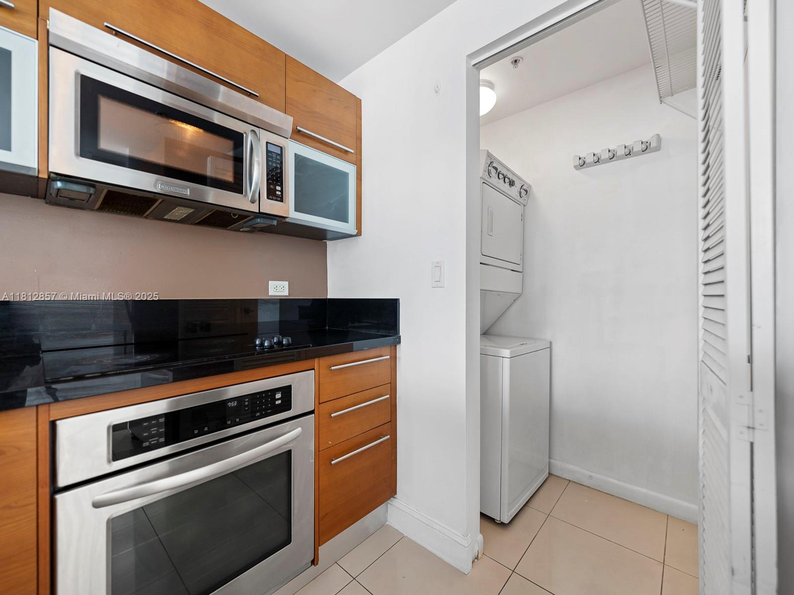 253 NE 2nd St 3108